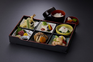 和・洋・中折衷弁当